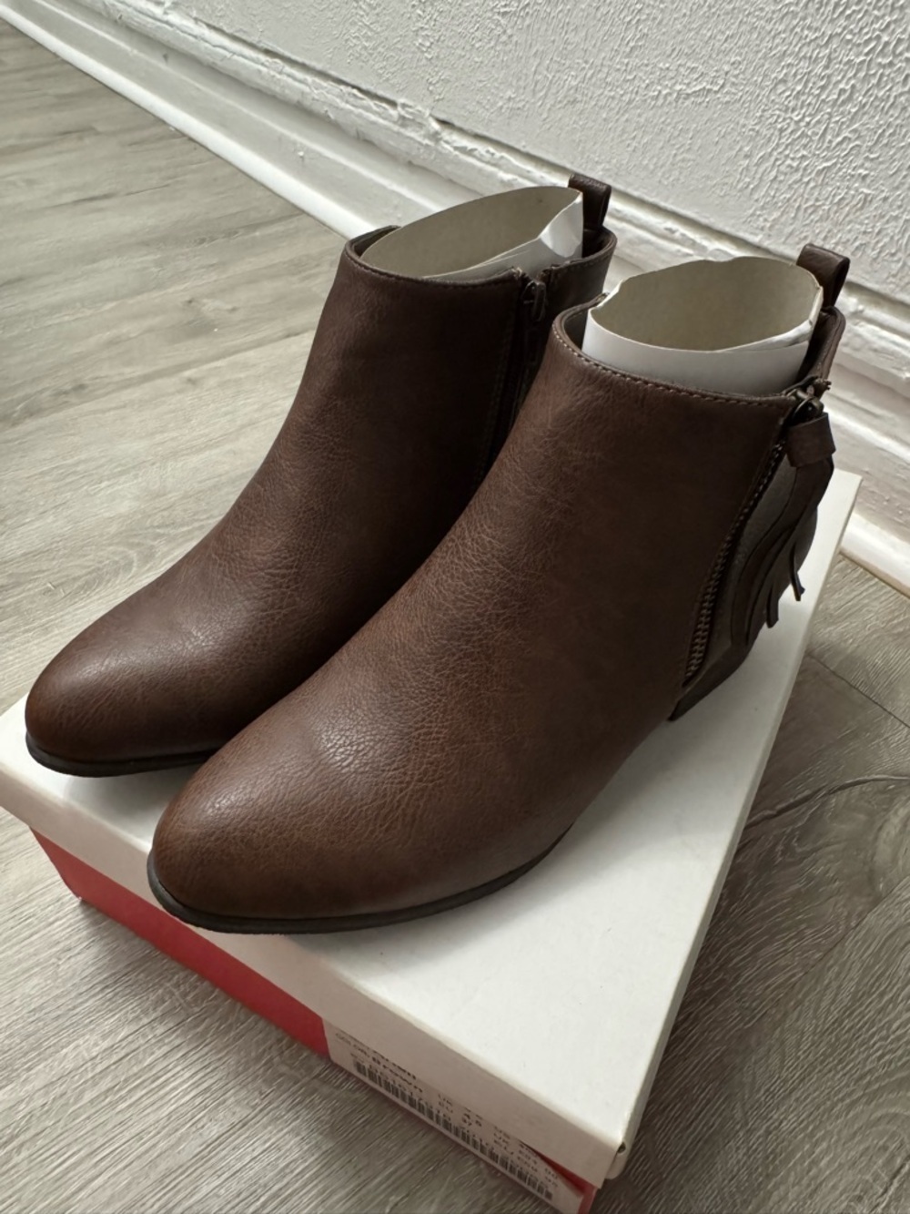 Brown Ankle Booties Tassel Side Zip Low Block Heel Textured US 6.5 - Picture 6 of 7